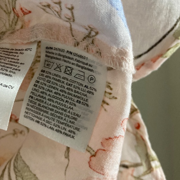 H&M women’s floral linen blend button up shirt - Picture 3 of 7